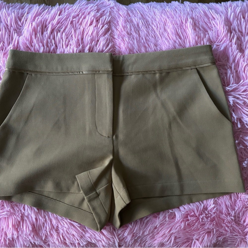 Forever 21 satin trimmed sz S tan shorts